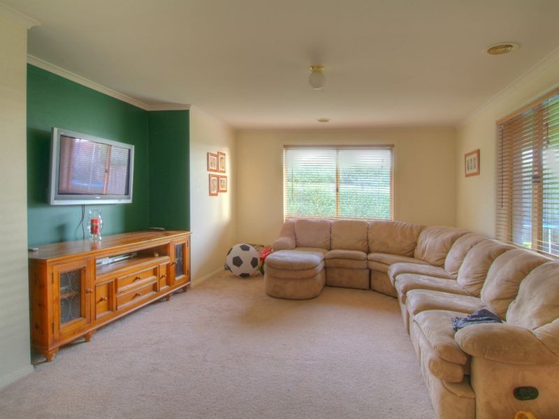 7 Barton Mews, Berwick VIC 3806