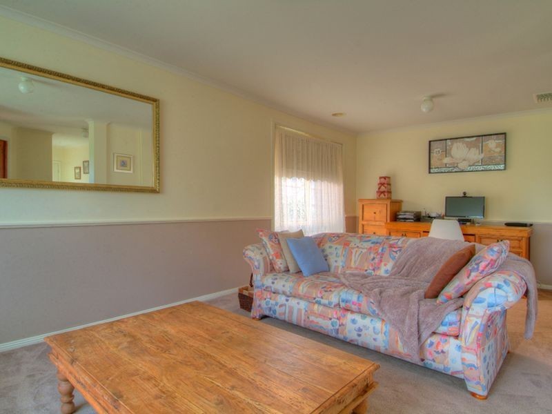 7 Barton Mews, Berwick VIC 3806