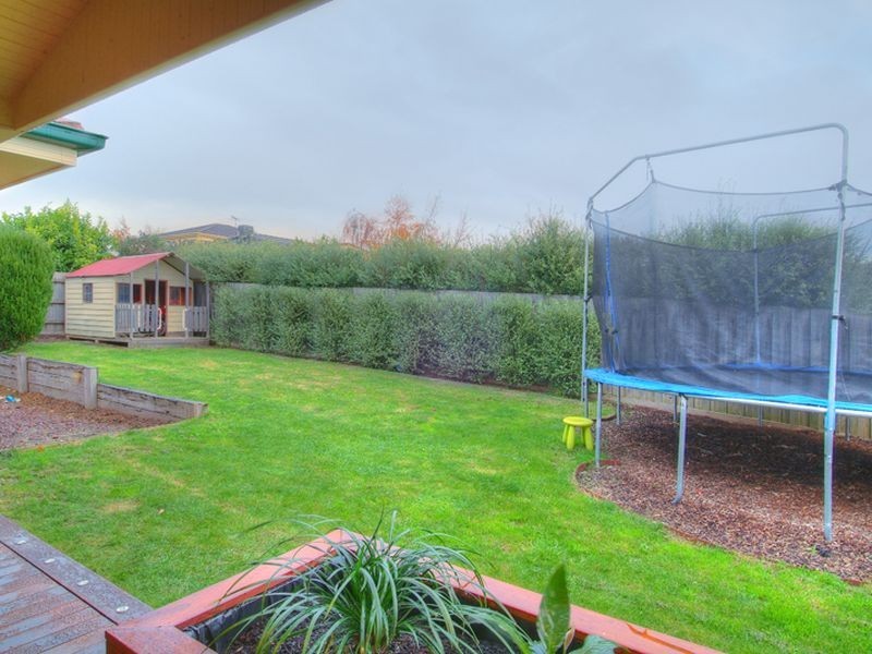 7 Barton Mews, Berwick VIC 3806