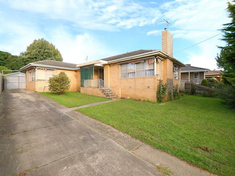 17 Evan Street, Berwick VIC 3806