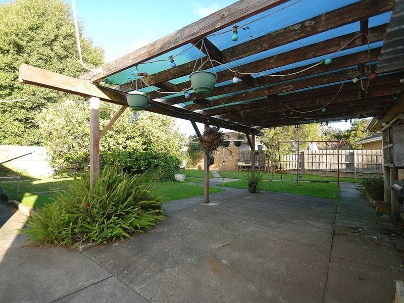 17 Evan Street, Berwick VIC 3806