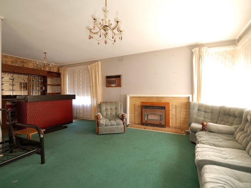 17 Evan Street, Berwick VIC 3806