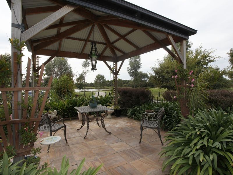19 The Esplanade, Narre Warren South VIC 3805