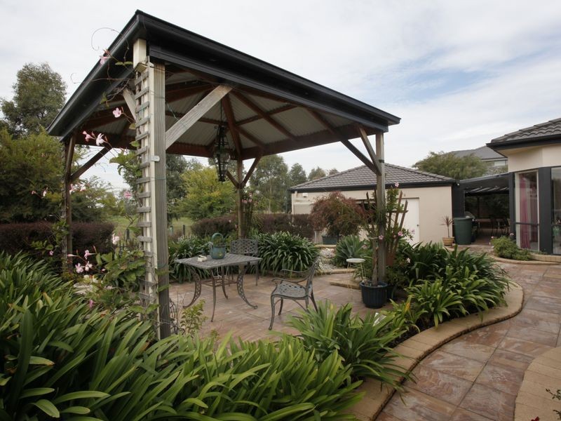 19 The Esplanade, Narre Warren South VIC 3805