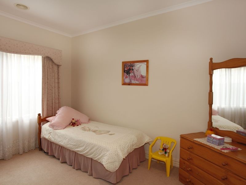 19 The Esplanade, Narre Warren South VIC 3805