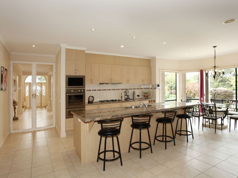 19 The Esplanade, Narre Warren South VIC 3805