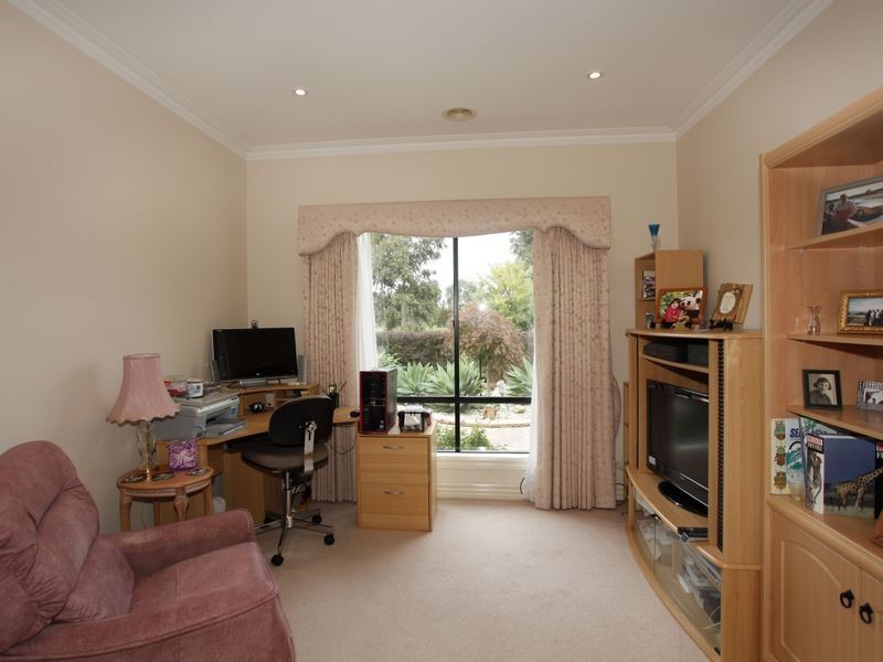 19 The Esplanade, Narre Warren South VIC 3805
