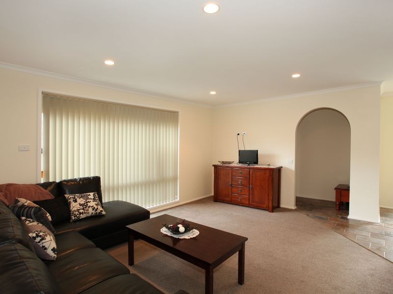 16 Mirrabook Court, Berwick VIC 3806