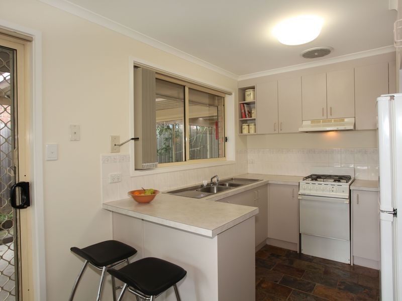 16 Mirrabook Court, Berwick VIC 3806