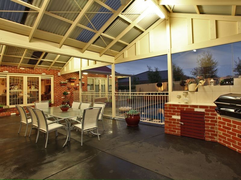 5 Brennan Court, Berwick VIC 3806