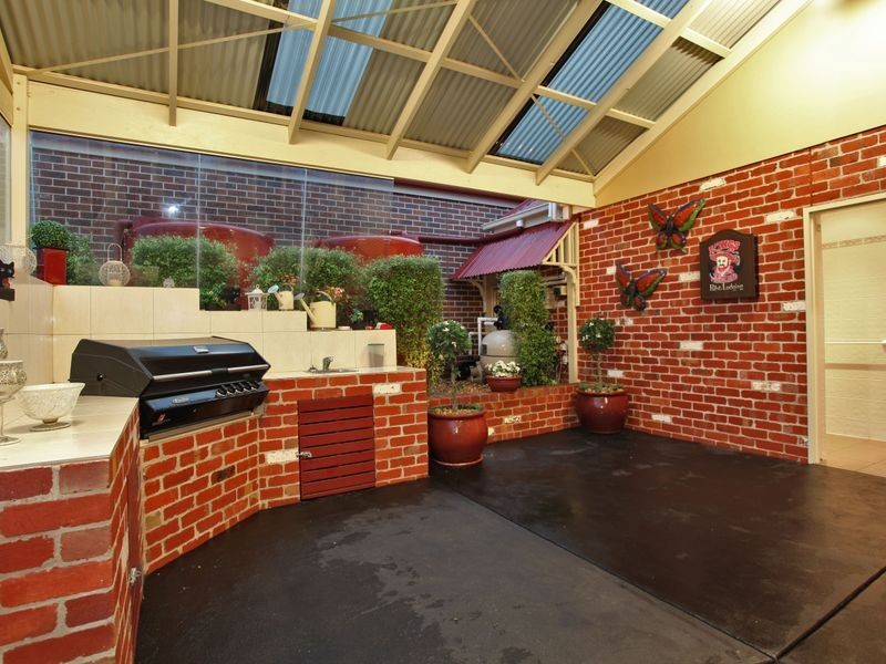 5 Brennan Court, Berwick VIC 3806