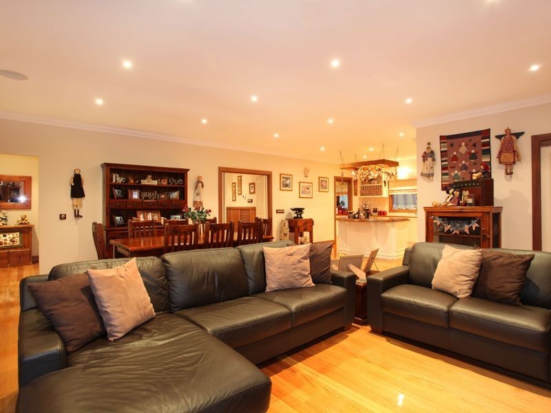 5 Brennan Court, Berwick VIC 3806