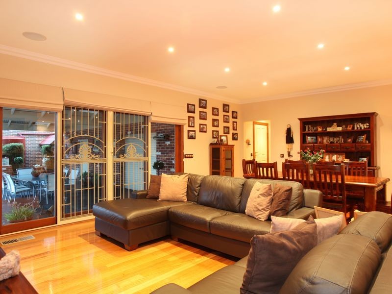 5 Brennan Court, Berwick VIC 3806