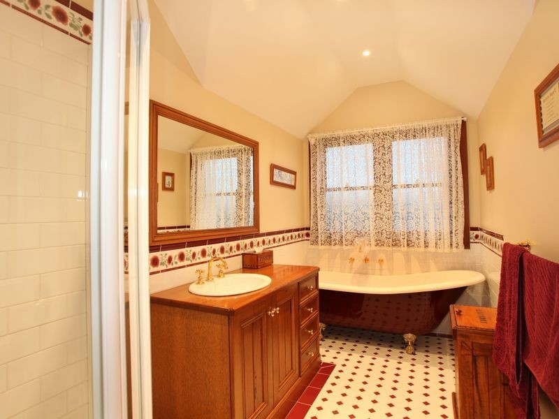 5 Brennan Court, Berwick VIC 3806