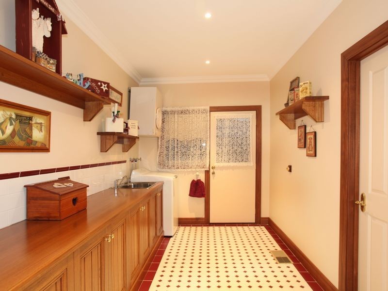 5 Brennan Court, Berwick VIC 3806