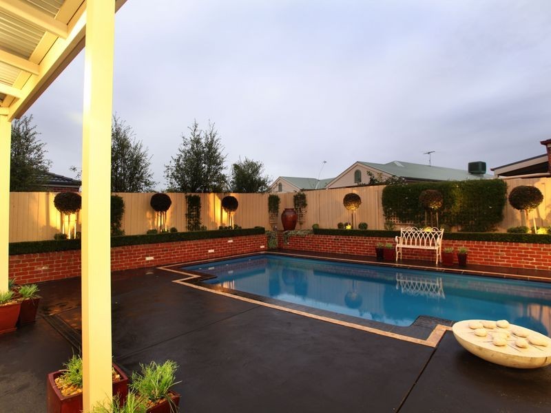 5 Brennan Court, Berwick VIC 3806