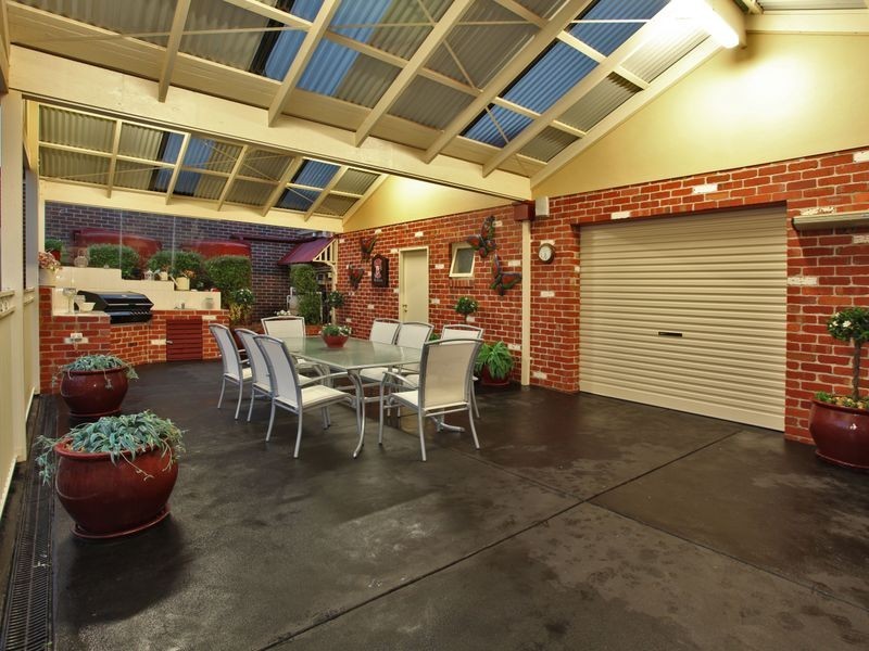 5 Brennan Court, Berwick VIC 3806