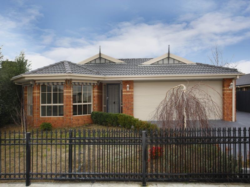 20 Dempster Way, Berwick VIC 3806