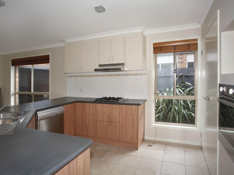 20 Dempster Way, Berwick VIC 3806