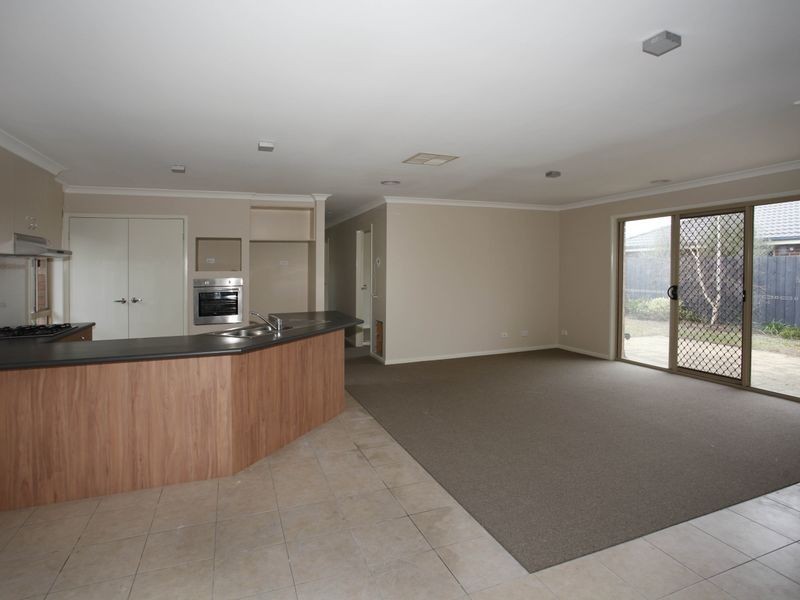20 Dempster Way, Berwick VIC 3806