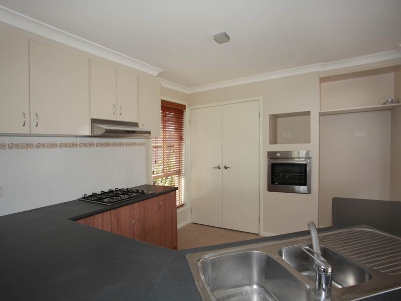 20 Dempster Way, Berwick VIC 3806