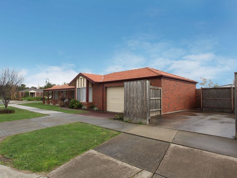 54 Marlesford Crescent, Berwick VIC 3806