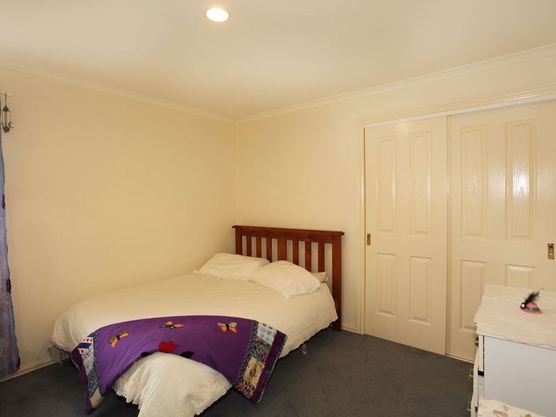 54 Marlesford Crescent, Berwick VIC 3806