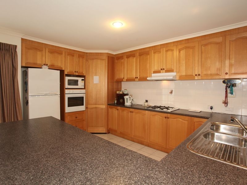 54 Marlesford Crescent, Berwick VIC 3806