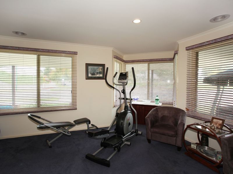 54 Marlesford Crescent, Berwick VIC 3806