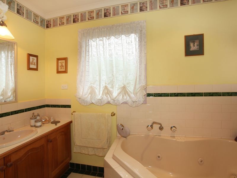 160 Telford Drive, Berwick VIC 3806