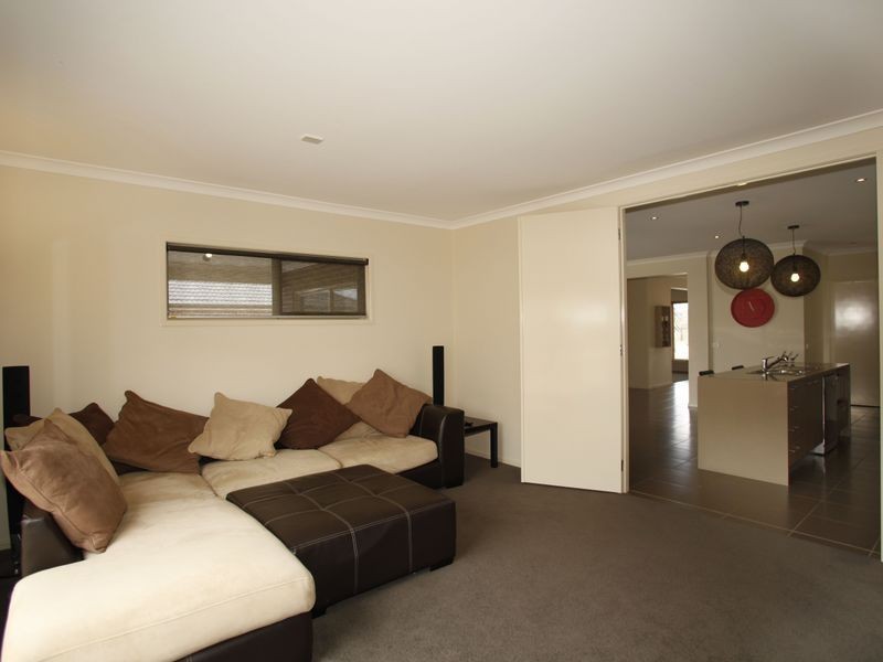 63 Saul Avenue, Berwick VIC 3806