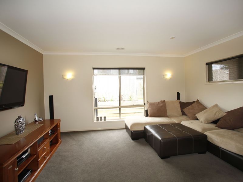 63 Saul Avenue, Berwick VIC 3806