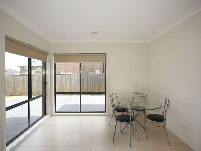 33 Premier Drive, Berwick VIC 3806