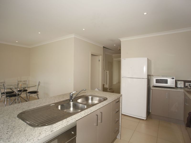 33 Premier Drive, Berwick VIC 3806
