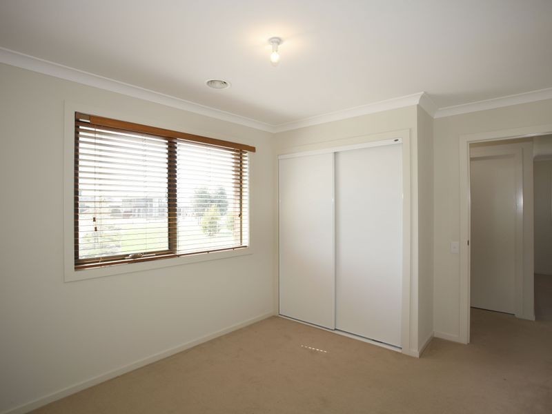 33 Premier Drive, Berwick VIC 3806