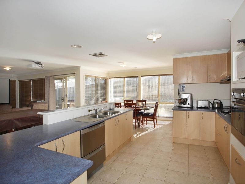 5 Mountain View Circuit, Beaconsfield VIC 3807