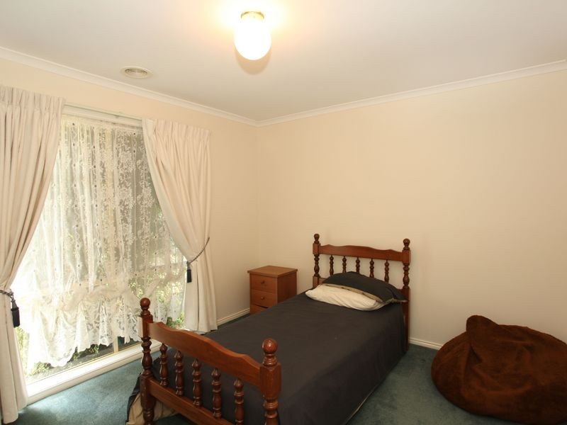 10 Sittella Drive, Berwick VIC 3806