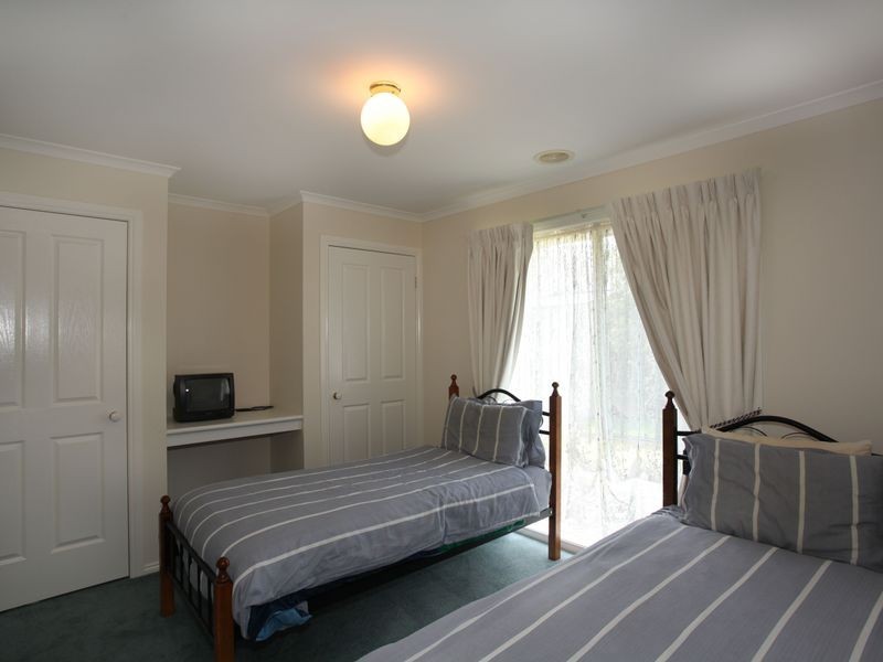 10 Sittella Drive, Berwick VIC 3806