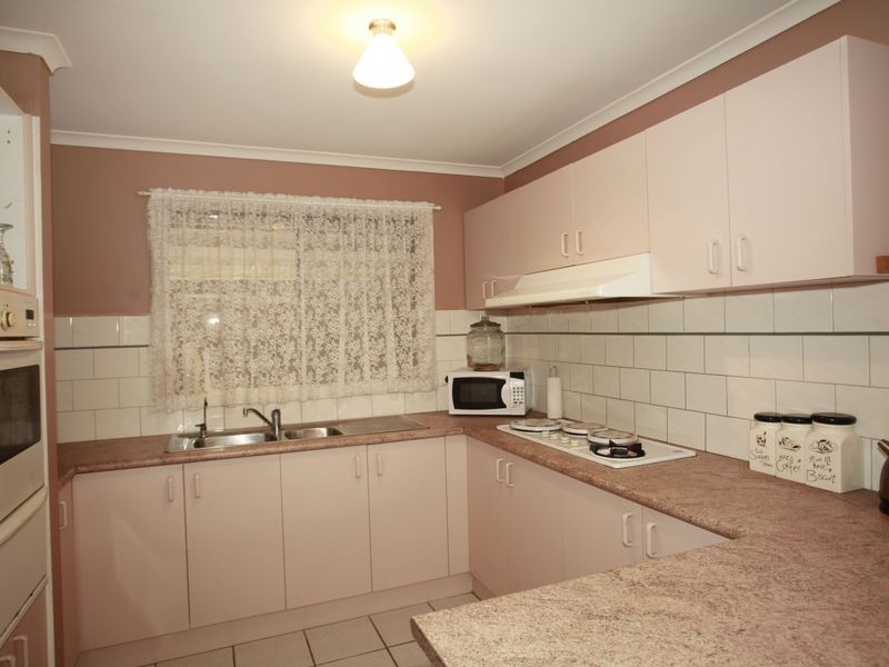 24 England Walk, Narre Warren South VIC 3805