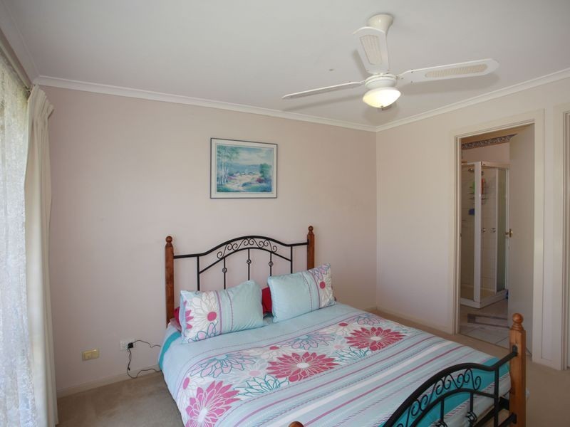24 England Walk, Narre Warren South VIC 3805