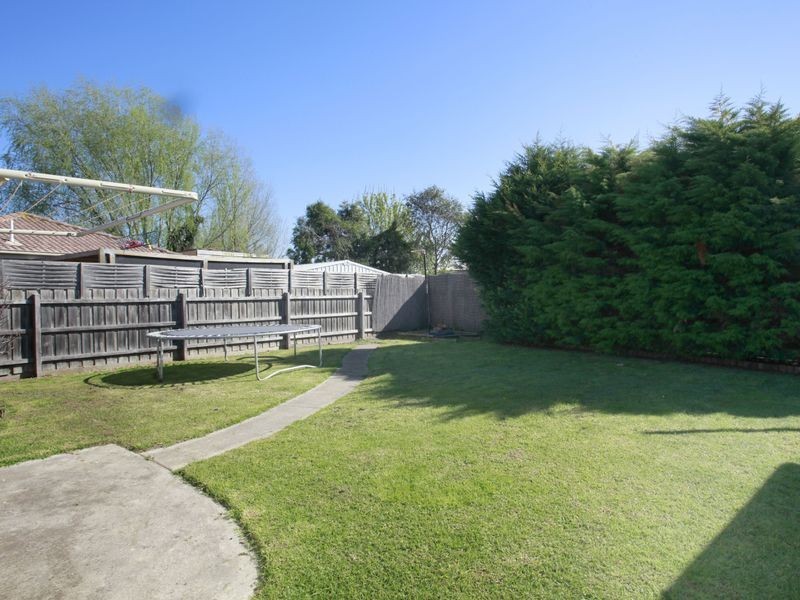 24 England Walk, Narre Warren South VIC 3805
