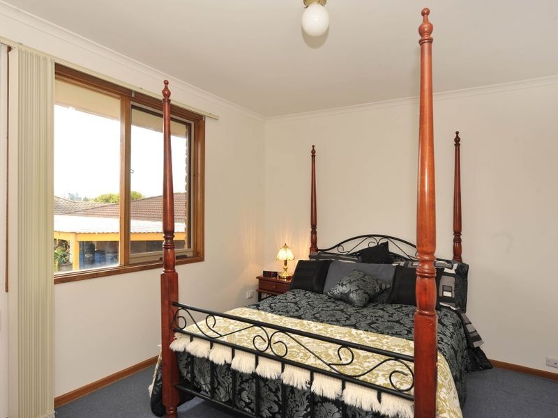 2/20 Linlithgow Court, Narre Warren VIC 3805