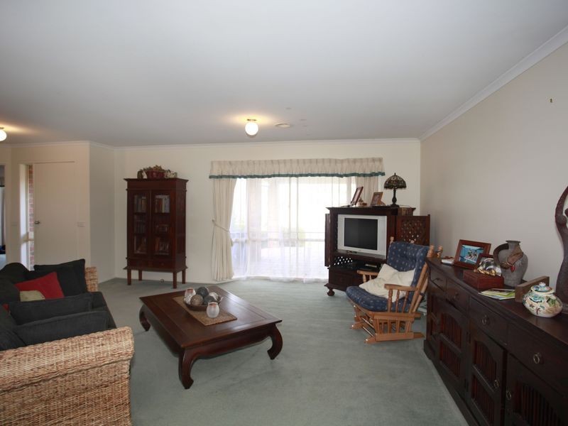 6 Golden Leaf Avenue, Narre Warren South VIC 3805