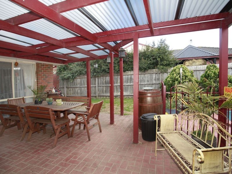 6 Golden Leaf Avenue, Narre Warren South VIC 3805