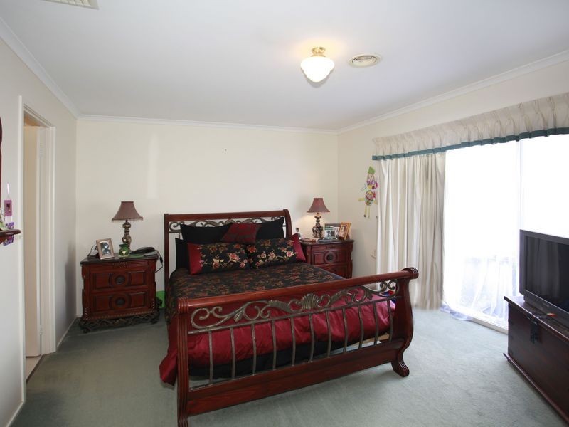 6 Golden Leaf Avenue, Narre Warren South VIC 3805