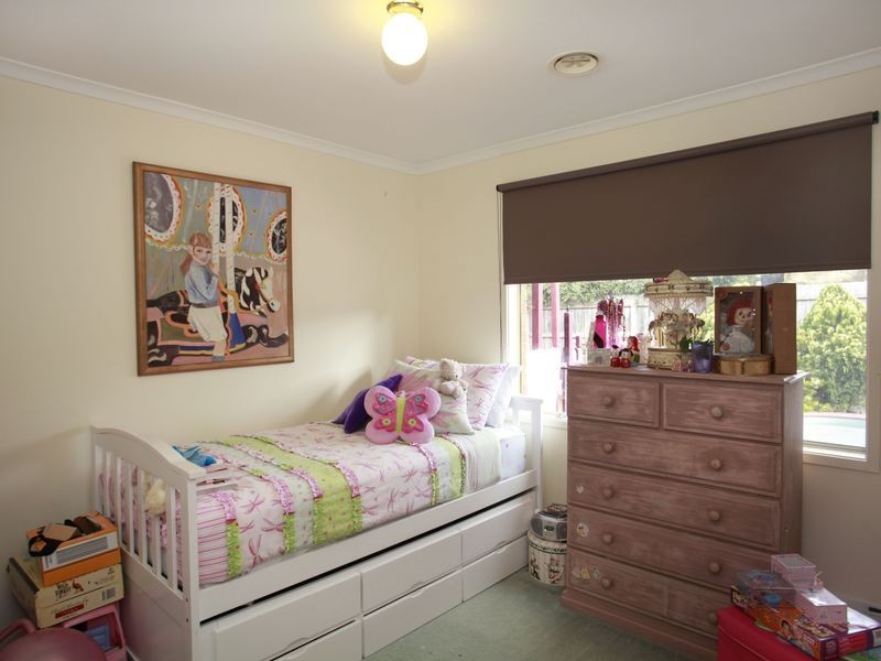 6 Golden Leaf Avenue, Narre Warren South VIC 3805