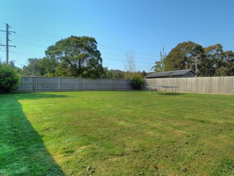 22 Windsor Drive, Beaconsfield VIC 3807