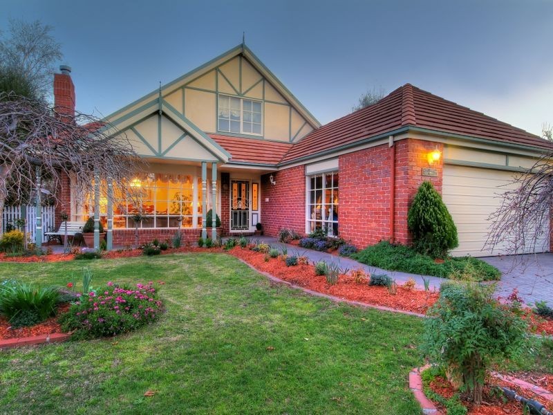 9 The Crescent, Narre Warren South VIC 3805