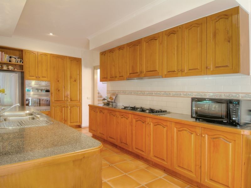 9 The Crescent, Narre Warren South VIC 3805