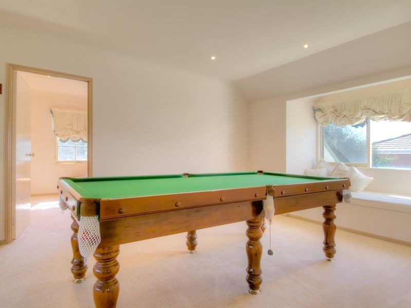 9 The Crescent, Narre Warren South VIC 3805